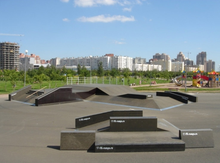 Скейт-парк в парке Трёхсотлетия